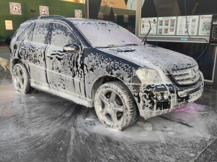 Мерседес 320 2005 у Коломые на Automoto.ua Чорний Мерседес 320, об'ємом двигуна 3 л та пробігом 268 тис. км за 10141 $, фото 1 на Automoto.ua