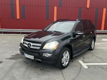 Чорний Мерседес 320, об'ємом двигуна 3 л та пробігом 646 тис. км за 10000 $, фото 1 на Automoto.ua