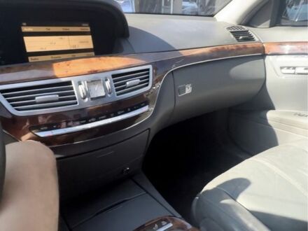 Черный Мерседес 320, объемом двигателя 3 л и пробегом 300 тыс. км за 7150 $, фото 1 на Automoto.ua