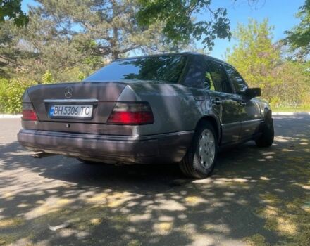 Фиолетовый Мерседес 320, объемом двигателя 3.2 л и пробегом 333 тыс. км за 2500 $, фото 2 на Automoto.ua