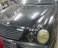 Червоний Мерседес 320, об'ємом двигуна 3.2 л та пробігом 300 тис. км за 1500 $, фото 1 на Automoto.ua