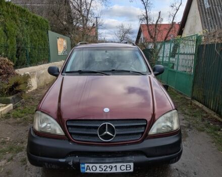 Красный Мерседес 320, объемом двигателя 3.2 л и пробегом 352 тыс. км за 3600 $, фото 4 на Automoto.ua