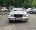 Сірий Мерседес 320, об'ємом двигуна 3.2 л та пробігом 480 тис. км за 1802 $, фото 1 на Automoto.ua