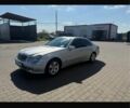 Сірий Мерседес 320, об'ємом двигуна 3 л та пробігом 300 тис. км за 4000 $, фото 1 на Automoto.ua