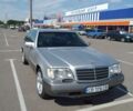 Серый Мерседес 320, объемом двигателя 3.2 л и пробегом 700 тыс. км за 2699 $, фото 1 на Automoto.ua