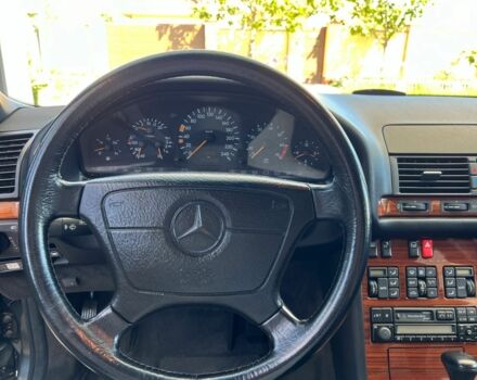 Сірий Мерседес 320, об'ємом двигуна 3.2 л та пробігом 193 тис. км за 12000 $, фото 3 на Automoto.ua