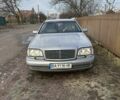 Серый Мерседес 320, объемом двигателя 3.2 л и пробегом 380 тыс. км за 0 $, фото 3 на Automoto.ua