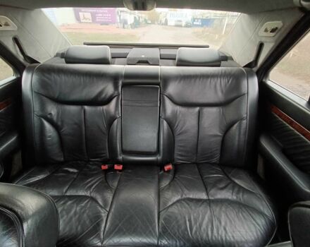 Сірий Мерседес 320, об'ємом двигуна 3.2 л та пробігом 407 тис. км за 3500 $, фото 11 на Automoto.ua