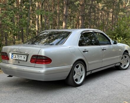 Серый Мерседес 320, объемом двигателя 3.2 л и пробегом 353 тыс. км за 5300 $, фото 3 на Automoto.ua