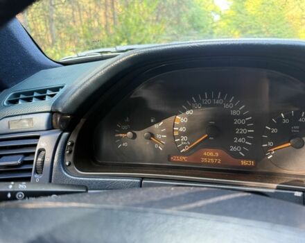 Серый Мерседес 320, объемом двигателя 3.2 л и пробегом 353 тыс. км за 5300 $, фото 14 на Automoto.ua