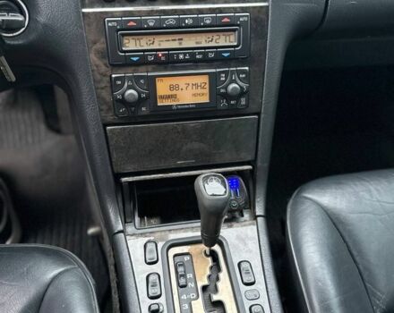 Серый Мерседес 320, объемом двигателя 3.2 л и пробегом 580 тыс. км за 3900 $, фото 7 на Automoto.ua