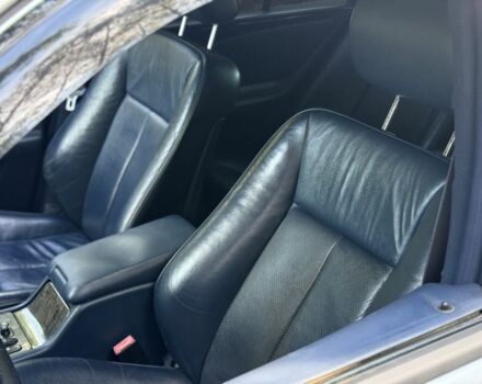 Серый Мерседес 320, объемом двигателя 3.2 л и пробегом 353 тыс. км за 5300 $, фото 12 на Automoto.ua