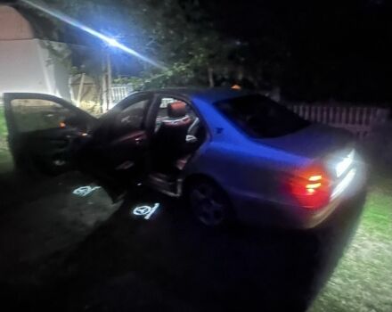 Серый Мерседес 320, объемом двигателя 3.2 л и пробегом 370 тыс. км за 3000 $, фото 2 на Automoto.ua