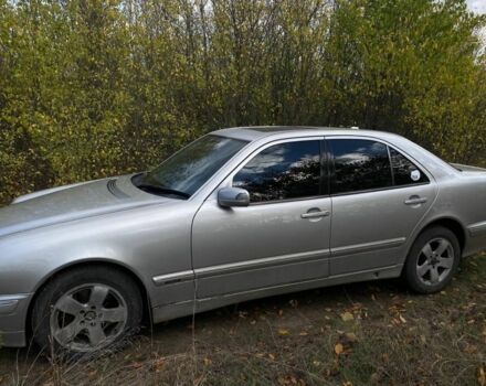 Серый Мерседес 320, объемом двигателя 3.2 л и пробегом 475 тыс. км за 3500 $, фото 2 на Automoto.ua