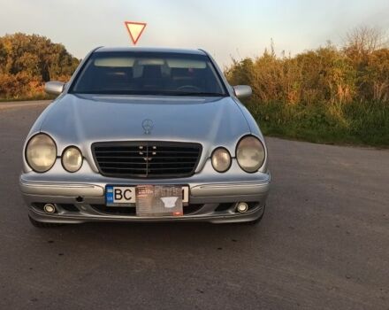 Серый Мерседес 320, объемом двигателя 3.2 л и пробегом 332 тыс. км за 4000 $, фото 6 на Automoto.ua