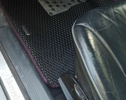 Серый Мерседес 320, объемом двигателя 3.2 л и пробегом 332 тыс. км за 4000 $, фото 9 на Automoto.ua