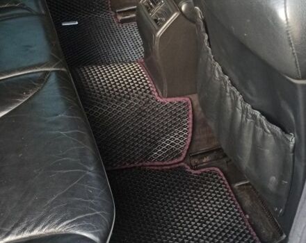 Серый Мерседес 320, объемом двигателя 3.2 л и пробегом 332 тыс. км за 4000 $, фото 17 на Automoto.ua