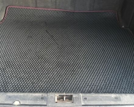 Серый Мерседес 320, объемом двигателя 3.2 л и пробегом 332 тыс. км за 4000 $, фото 19 на Automoto.ua