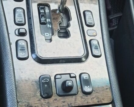 Серый Мерседес 320, объемом двигателя 3.2 л и пробегом 332 тыс. км за 4000 $, фото 10 на Automoto.ua