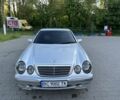 Серый Мерседес 320, объемом двигателя 3.2 л и пробегом 465 тыс. км за 4000 $, фото 2 на Automoto.ua
