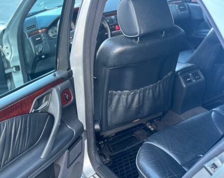 Серый Мерседес 320, объемом двигателя 3.2 л и пробегом 550 тыс. км за 5700 $, фото 16 на Automoto.ua