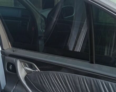 Серый Мерседес 320, объемом двигателя 3.2 л и пробегом 332 тыс. км за 4000 $, фото 16 на Automoto.ua