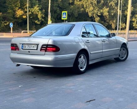 Серый Мерседес 320, объемом двигателя 3.2 л и пробегом 550 тыс. км за 5700 $, фото 4 на Automoto.ua