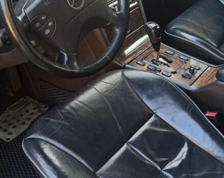 Серый Мерседес 320, объемом двигателя 3.2 л и пробегом 332 тыс. км за 4000 $, фото 13 на Automoto.ua