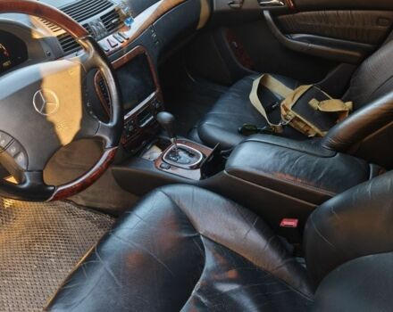 Сірий Мерседес 320, об'ємом двигуна 3.2 л та пробігом 378 тис. км за 5300 $, фото 5 на Automoto.ua