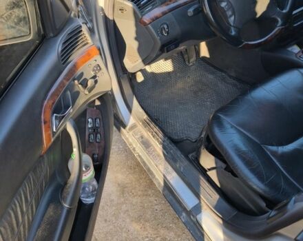 Сірий Мерседес 320, об'ємом двигуна 3.2 л та пробігом 378 тис. км за 5300 $, фото 3 на Automoto.ua