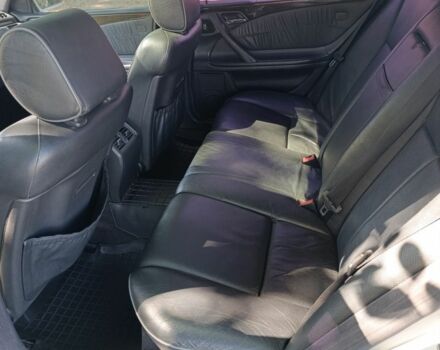 Серый Мерседес 320, объемом двигателя 3.2 л и пробегом 478 тыс. км за 2500 $, фото 10 на Automoto.ua