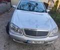 Серый Мерседес 320, объемом двигателя 3.2 л и пробегом 380 тыс. км за 5000 $, фото 1 на Automoto.ua