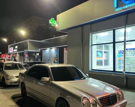 Серый Мерседес 320, объемом двигателя 3.2 л и пробегом 360 тыс. км за 5300 $, фото 6 на Automoto.ua