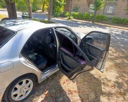 Серый Мерседес 320, объемом двигателя 3.2 л и пробегом 478 тыс. км за 2500 $, фото 13 на Automoto.ua