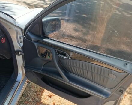 Серый Мерседес 320, объемом двигателя 3.2 л и пробегом 478 тыс. км за 2500 $, фото 15 на Automoto.ua