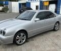 Серый Мерседес 320, объемом двигателя 3.2 л и пробегом 500 тыс. км за 4467 $, фото 1 на Automoto.ua