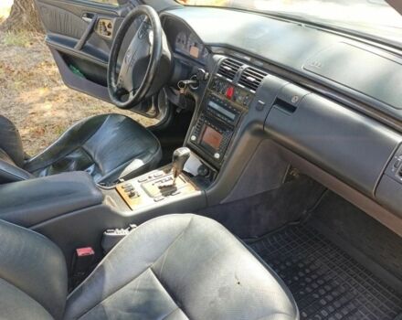 Серый Мерседес 320, объемом двигателя 3.2 л и пробегом 478 тыс. км за 2500 $, фото 14 на Automoto.ua