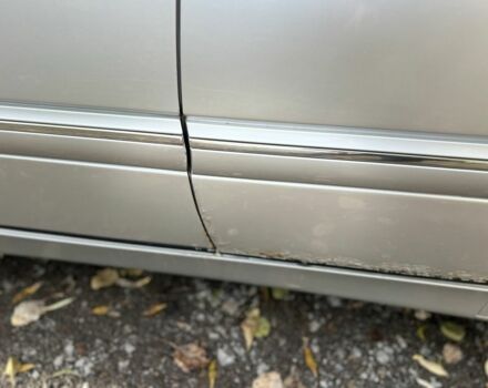 Сірий Мерседес 320, об'ємом двигуна 3.2 л та пробігом 450 тис. км за 3000 $, фото 9 на Automoto.ua