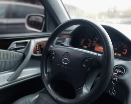 Сірий Мерседес 320, об'ємом двигуна 3.2 л та пробігом 490 тис. км за 4099 $, фото 15 на Automoto.ua