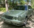 Серый Мерседес 320, объемом двигателя 3.2 л и пробегом 501 тыс. км за 4200 $, фото 1 на Automoto.ua