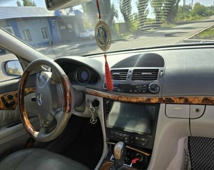 Сірий Мерседес 320, об'ємом двигуна 3.2 л та пробігом 500 тис. км за 7000 $, фото 4 на Automoto.ua