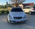 Сірий Мерседес 320, об'ємом двигуна 3.2 л та пробігом 370 тис. км за 6517 $, фото 1 на Automoto.ua