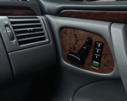 Сірий Мерседес 320, об'ємом двигуна 3.2 л та пробігом 490 тис. км за 4099 $, фото 18 на Automoto.ua