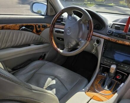 Сірий Мерседес 320, об'ємом двигуна 3.2 л та пробігом 500 тис. км за 7000 $, фото 6 на Automoto.ua