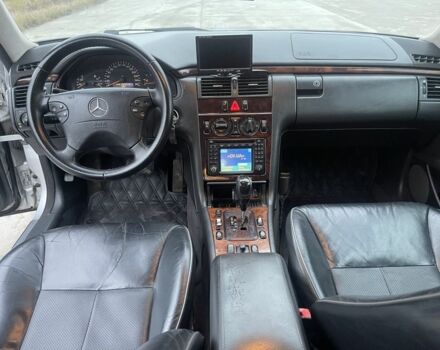Сірий Мерседес 320, об'ємом двигуна 3.2 л та пробігом 490 тис. км за 4400 $, фото 5 на Automoto.ua