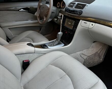 Серый Мерседес 320, объемом двигателя 3.2 л и пробегом 460 тыс. км за 6100 $, фото 9 на Automoto.ua