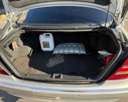 Серый Мерседес 320, объемом двигателя 3.2 л и пробегом 352 тыс. км за 3200 $, фото 1 на Automoto.ua