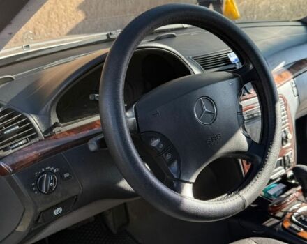 Серый Мерседес 320, объемом двигателя 3.2 л и пробегом 352 тыс. км за 3200 $, фото 2 на Automoto.ua