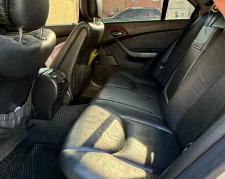 Серый Мерседес 320, объемом двигателя 3.2 л и пробегом 352 тыс. км за 3200 $, фото 6 на Automoto.ua