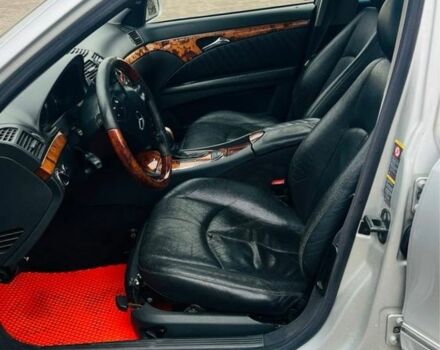 Серый Мерседес 320, объемом двигателя 3.2 л и пробегом 520 тыс. км за 5000 $, фото 2 на Automoto.ua